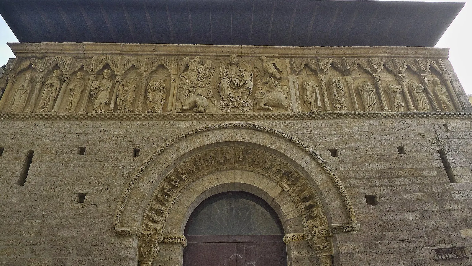 Fachada de la iglesia de Santiago en Carrión de los Condes