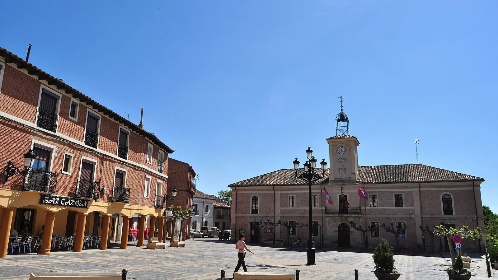 Plaza Mayor de Carrión de los Condes con el Ayuntamiento al fondo
