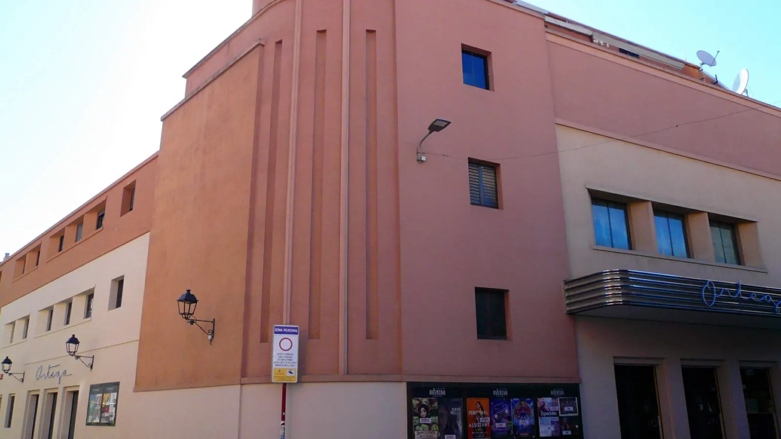 Fachada del Cine Teatro Ortega de Palencia